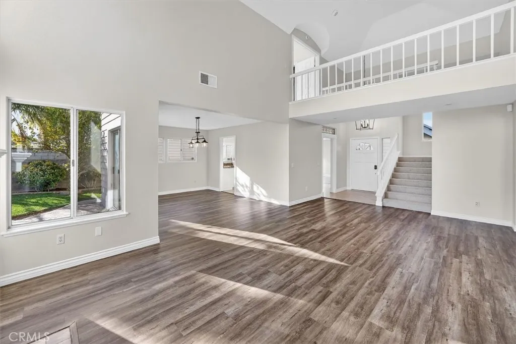 26008 Lucerne Court, Valencia, California 91355 home-pic-9