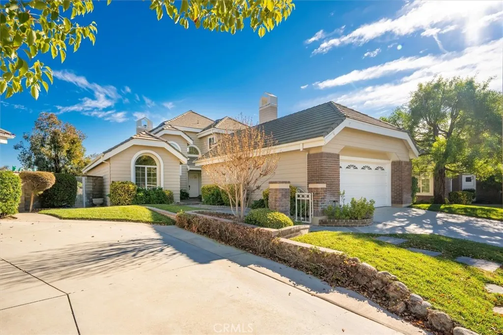 26008 Lucerne Court, Valencia, California 91355 home-pic-2