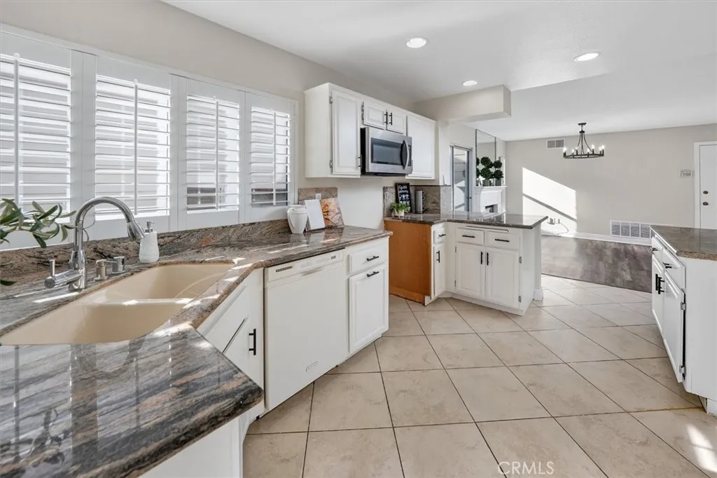 26008 Lucerne Court, Valencia, California 91355 home-pic-15