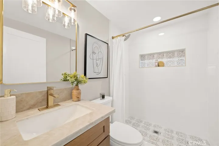 2201 E Oakmont, Orange, California 92867