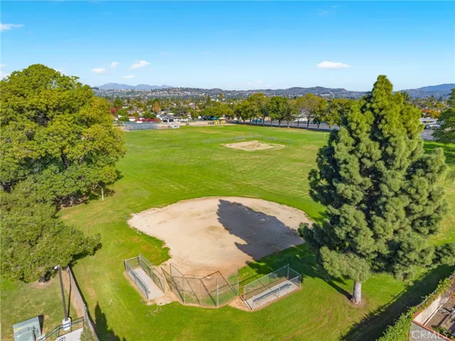 2201 E Oakmont, Orange, California 92867