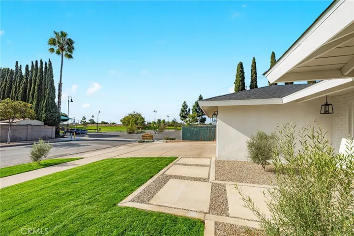 2201 E Oakmont, Orange, California 92867