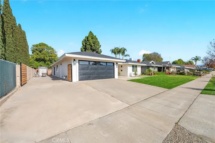 2201 E Oakmont, Orange, California 92867