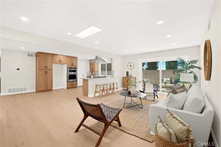 2201 E Oakmont, Orange, California 92867