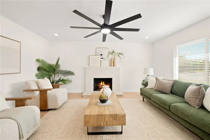 2201 E Oakmont, Orange, California 92867