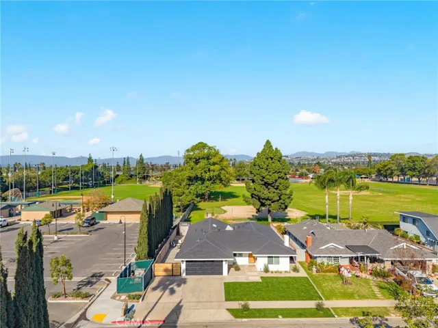 2201 E Oakmont, Orange, California 92867