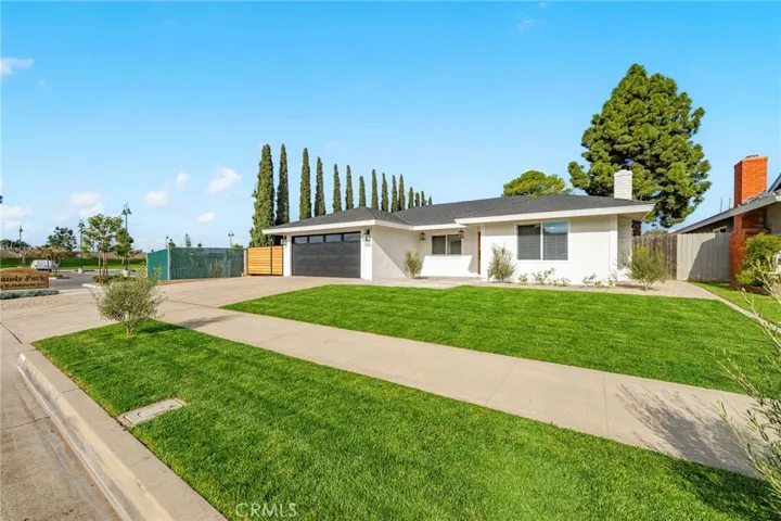 2201 E Oakmont, Orange, California 92867