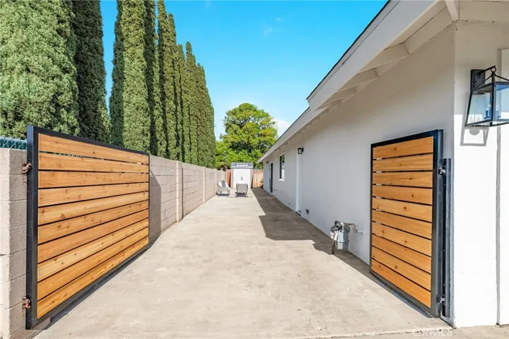 2201 E Oakmont, Orange, California 92867