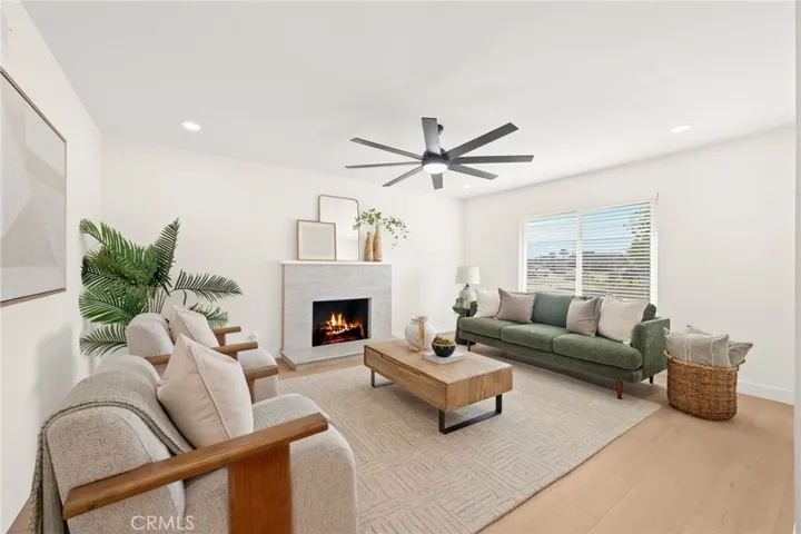 2201 E Oakmont, Orange, California 92867