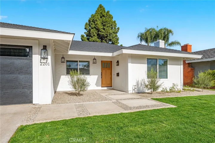 2201 E Oakmont, Orange, California 92867