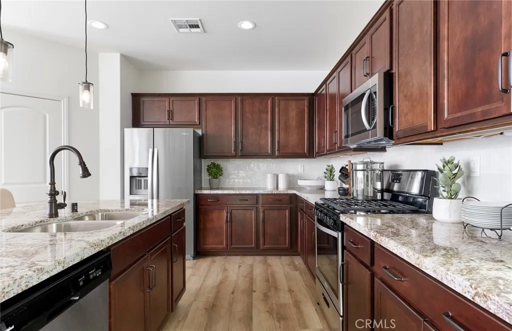 739 Spyglass Court, Perris, California 92571 home-pic-2