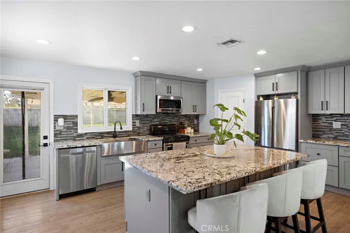 2844 S Cypress Point, Ontario, California 91761