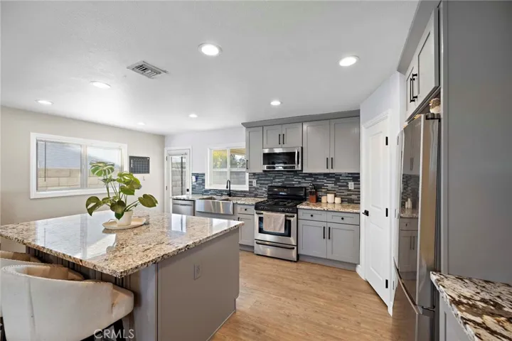 2844 S Cypress Point, Ontario, California 91761