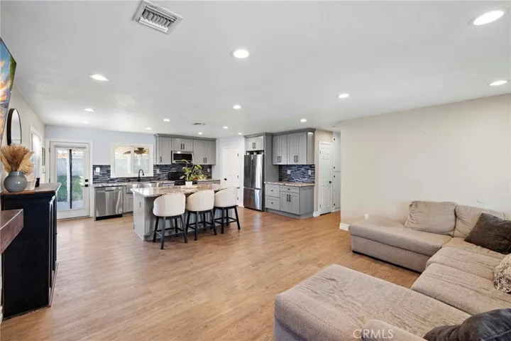 2844 S Cypress Point, Ontario, California 91761