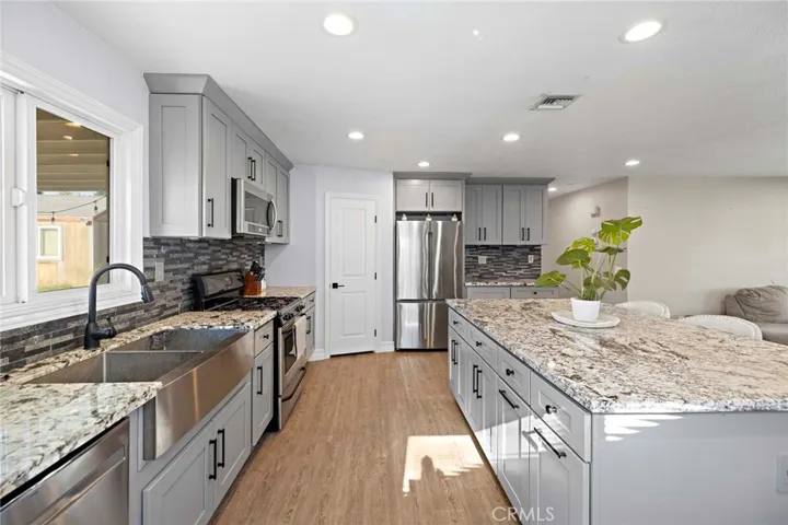 2844 S Cypress Point, Ontario, California 91761