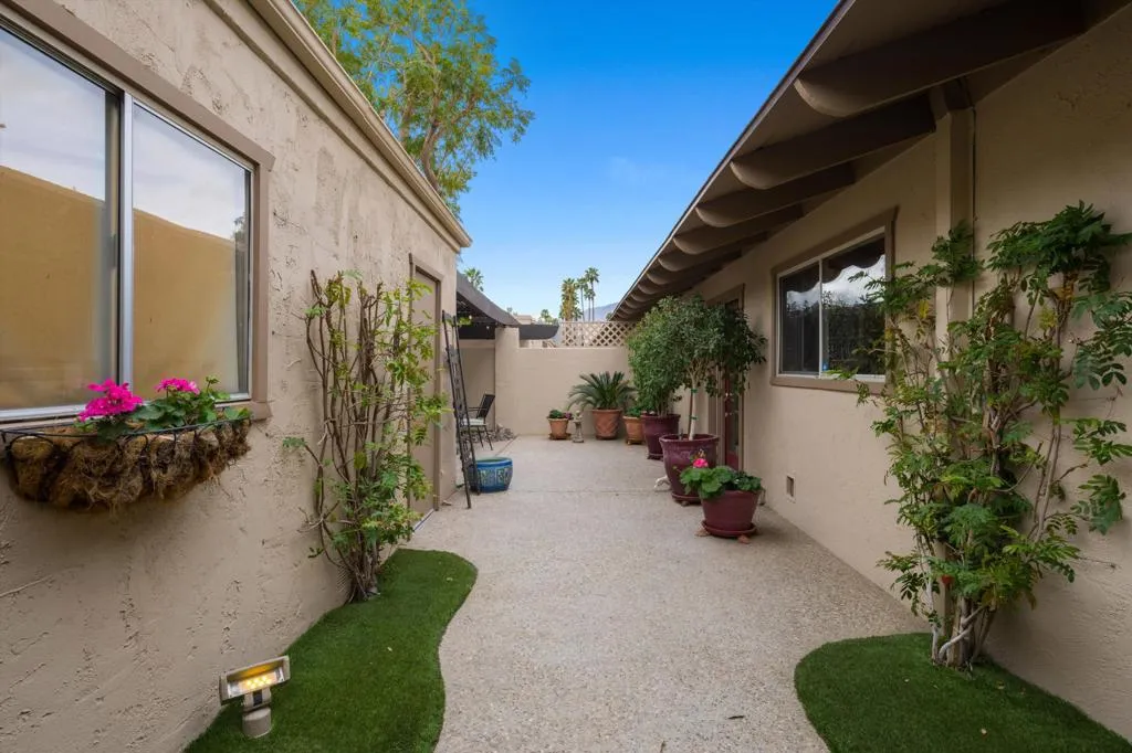48915 Washington Street, La Quinta, California 92253 home-pic-4