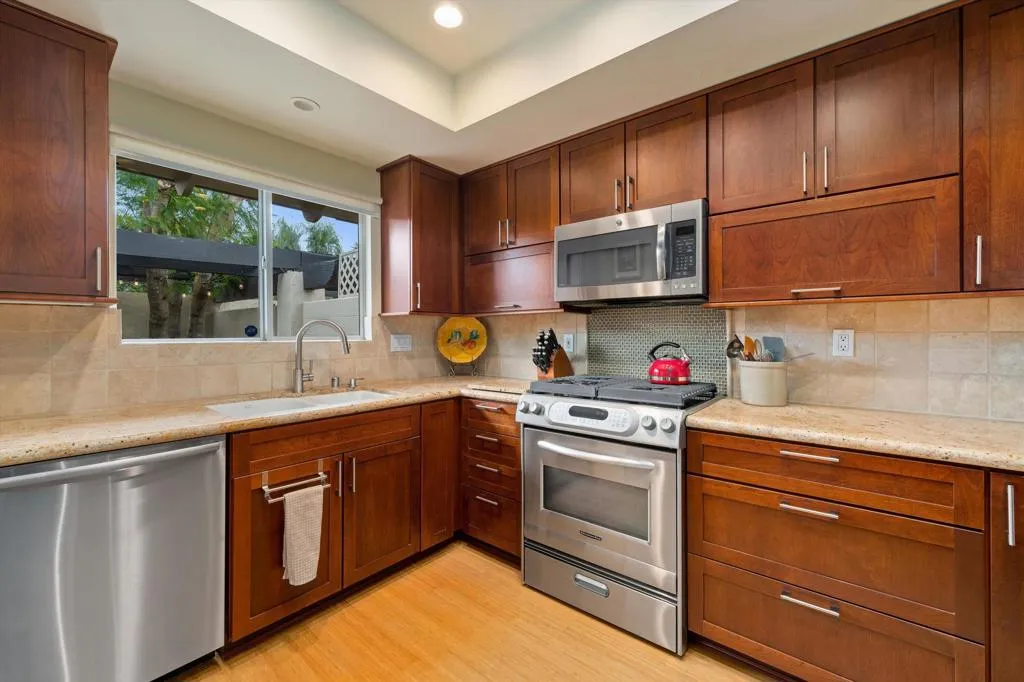48915 Washington Street, La Quinta, California 92253 home-pic-13