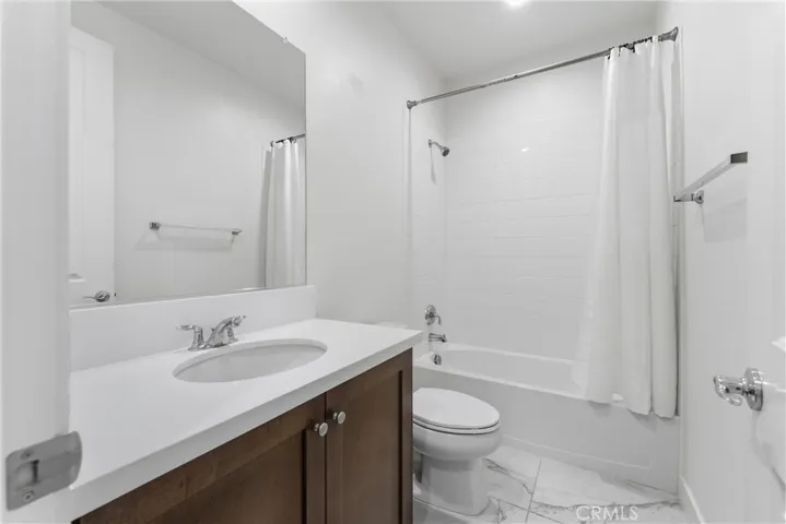 19038 Carranza, Saugus, California 91350