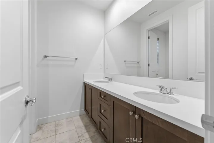 19038 Carranza, Saugus, California 91350