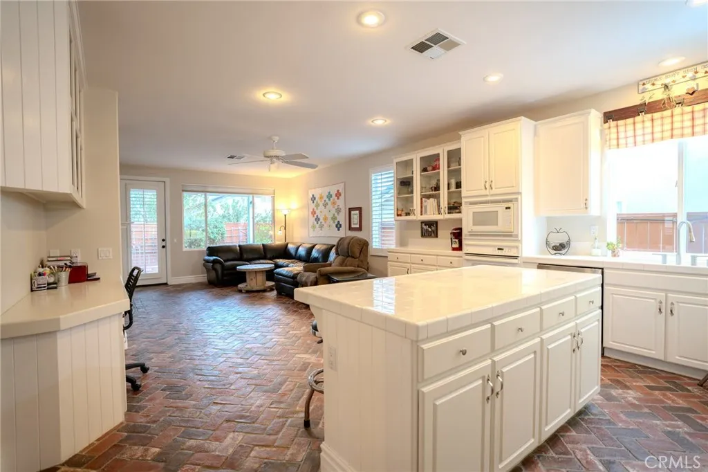 41950 Delmonte, Temecula, California 92591 home-pic-6