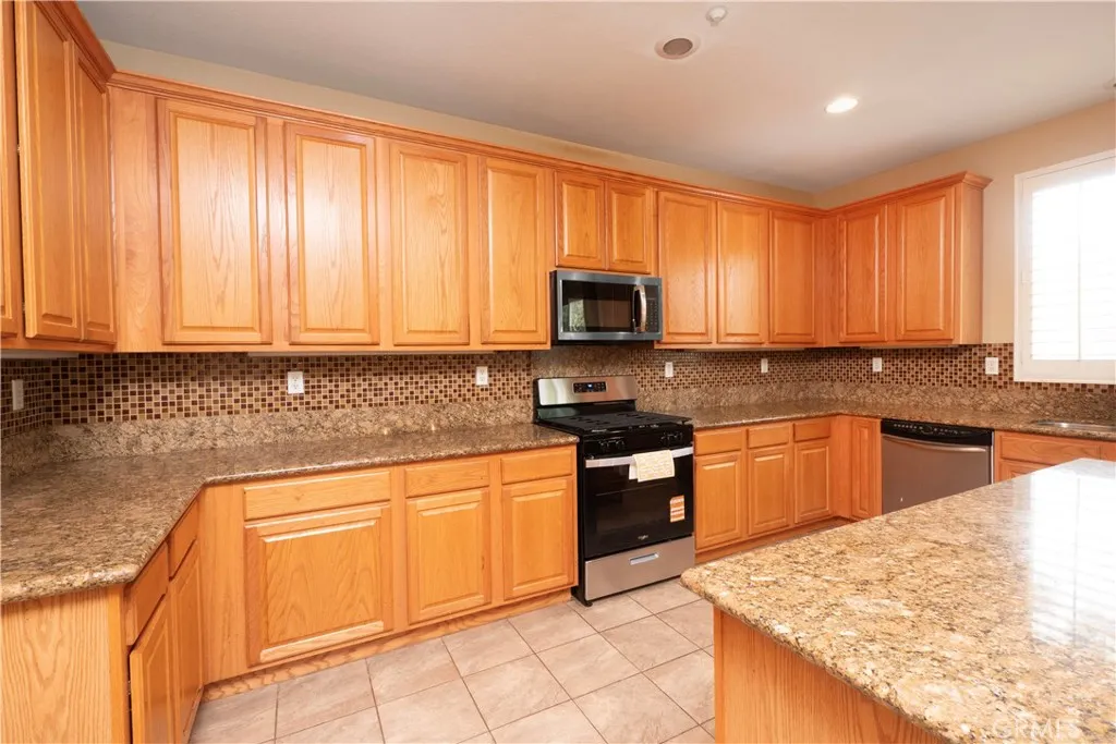16414 Twinberry Court, Fontana, California 92336 home-pic-13