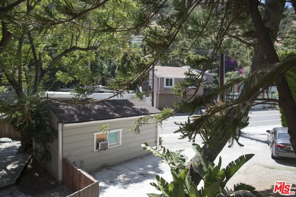 1033 Hollybush, Los Angeles, California 90077 — photo 5