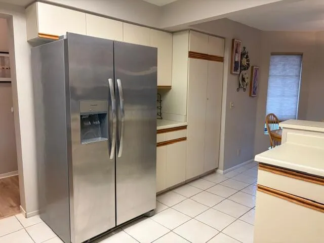 IMG_0163 726 VLD refridge:kitchen
