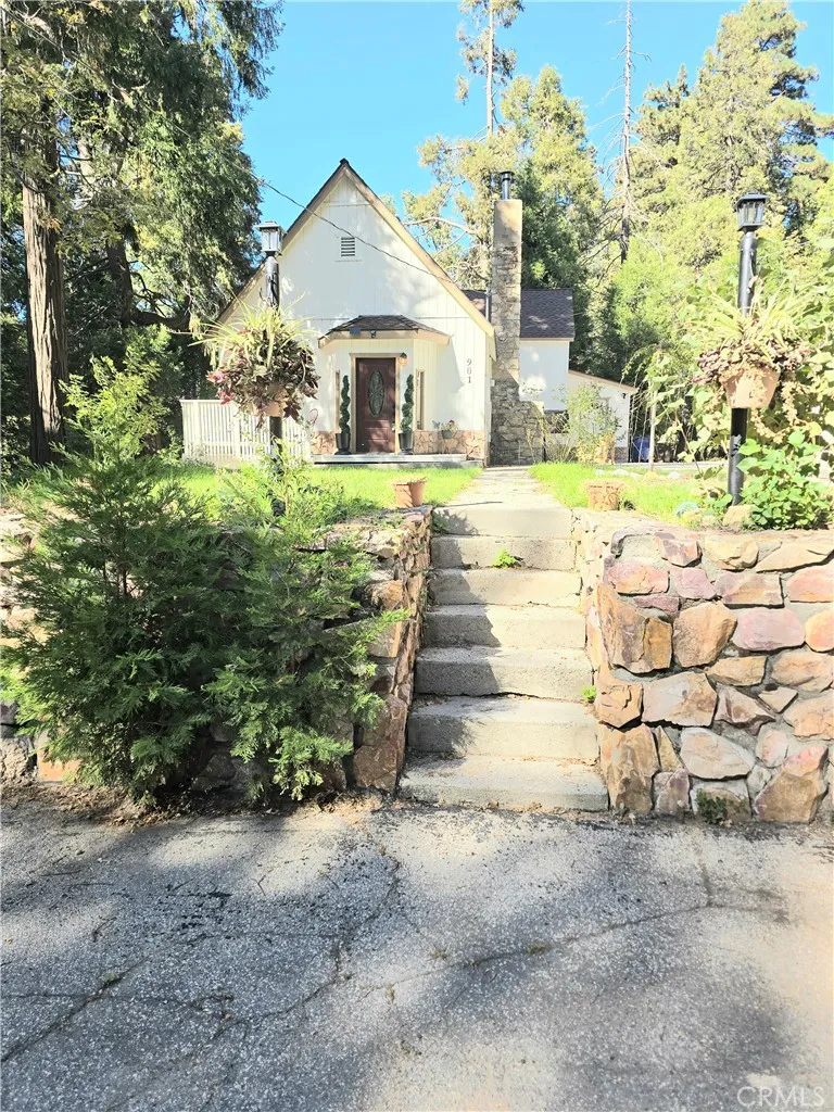 901 Ca-173, Lake Arrowhead, California 92352 home-pic-42