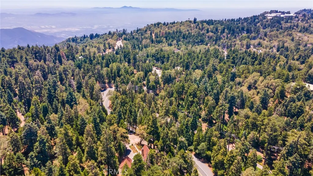 901 Ca-173, Lake Arrowhead, California 92352 home-pic-35