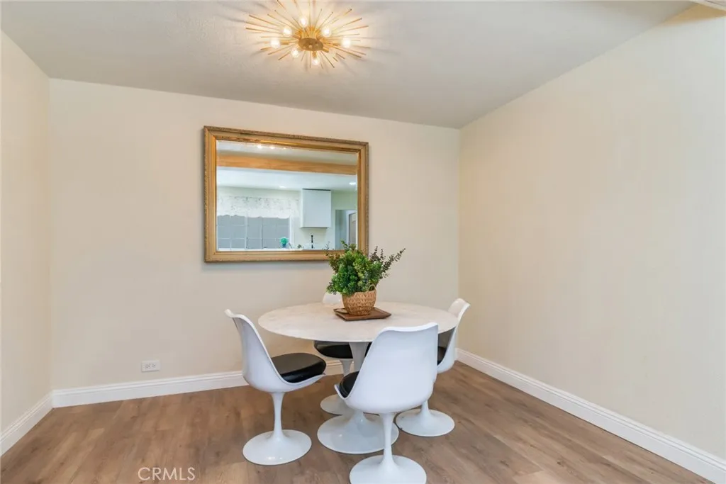 dining area in kitchen