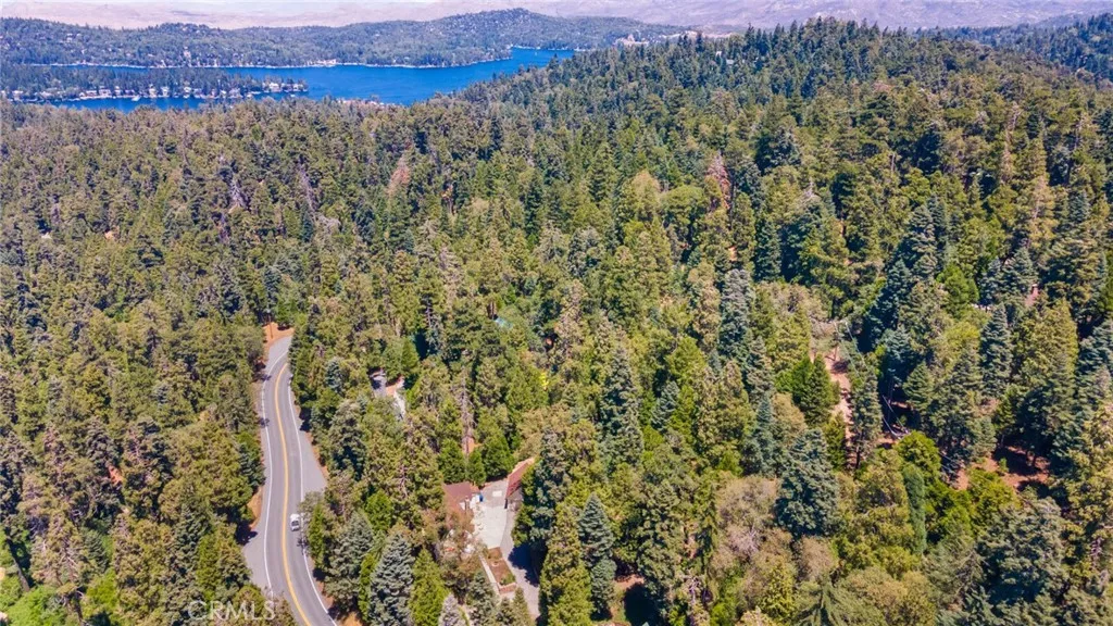 901 Ca-173, Lake Arrowhead, California 92352 home-pic-37