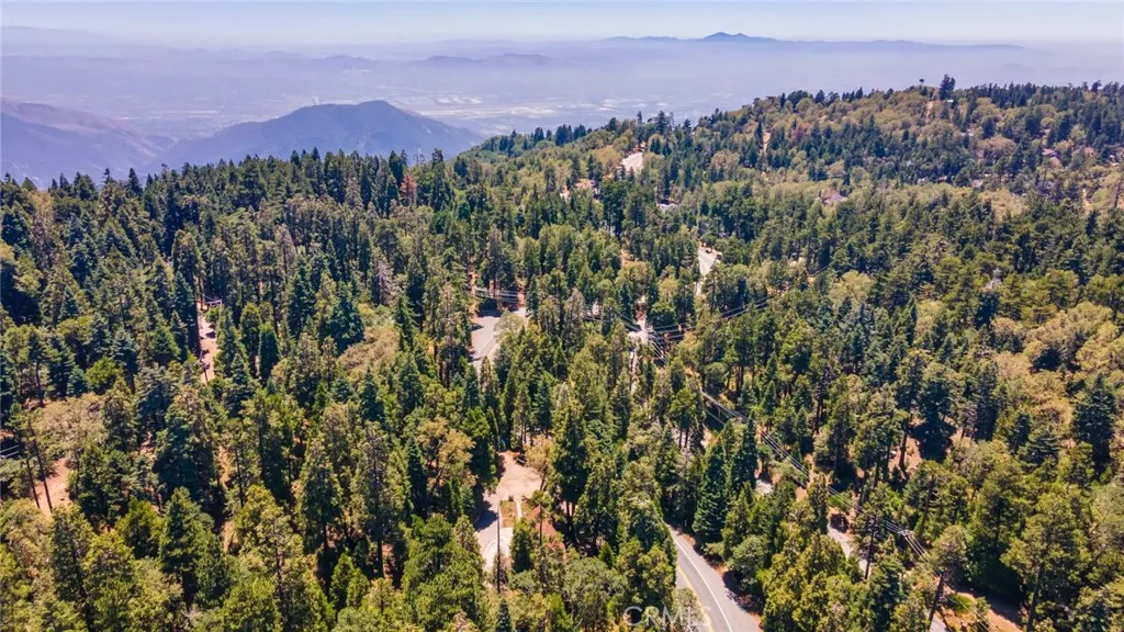 901 Ca-173, Lake Arrowhead, California 92352 home-pic-36