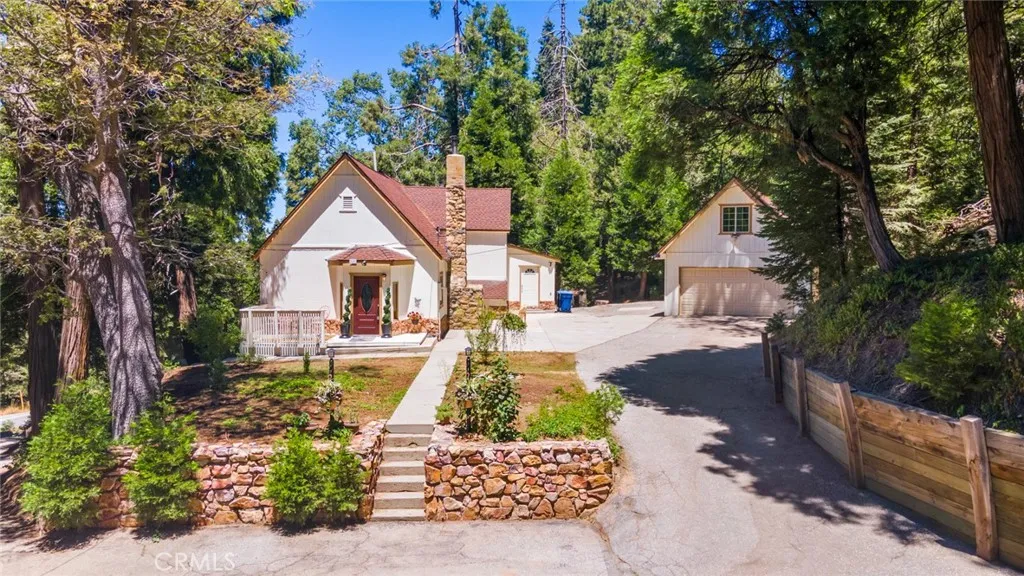 901 Ca-173, Lake Arrowhead, California 92352 home-pic-2