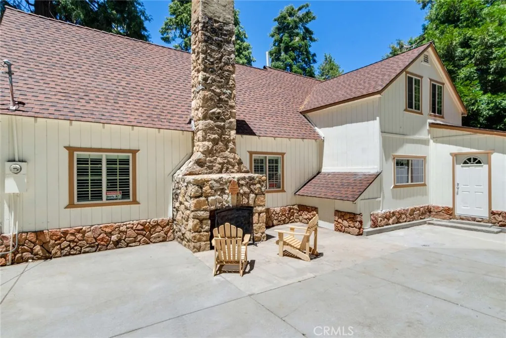 901 Ca-173, Lake Arrowhead, California 92352 home-pic-22