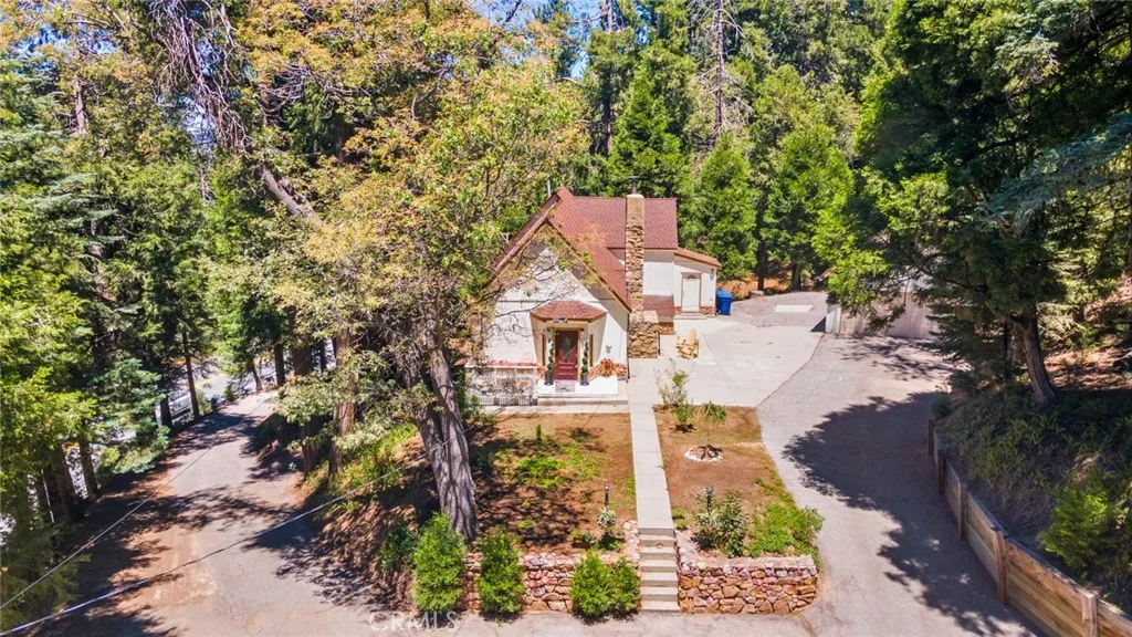 901 Ca-173, Lake Arrowhead, California 92352 home-pic-31