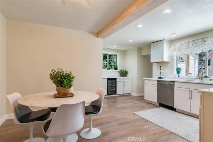 dining area in kitchen