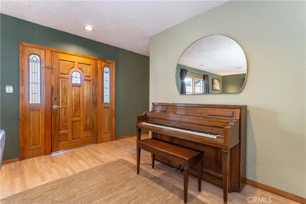 16728 Celtic, Granada Hills, California 91344 home-pic-7