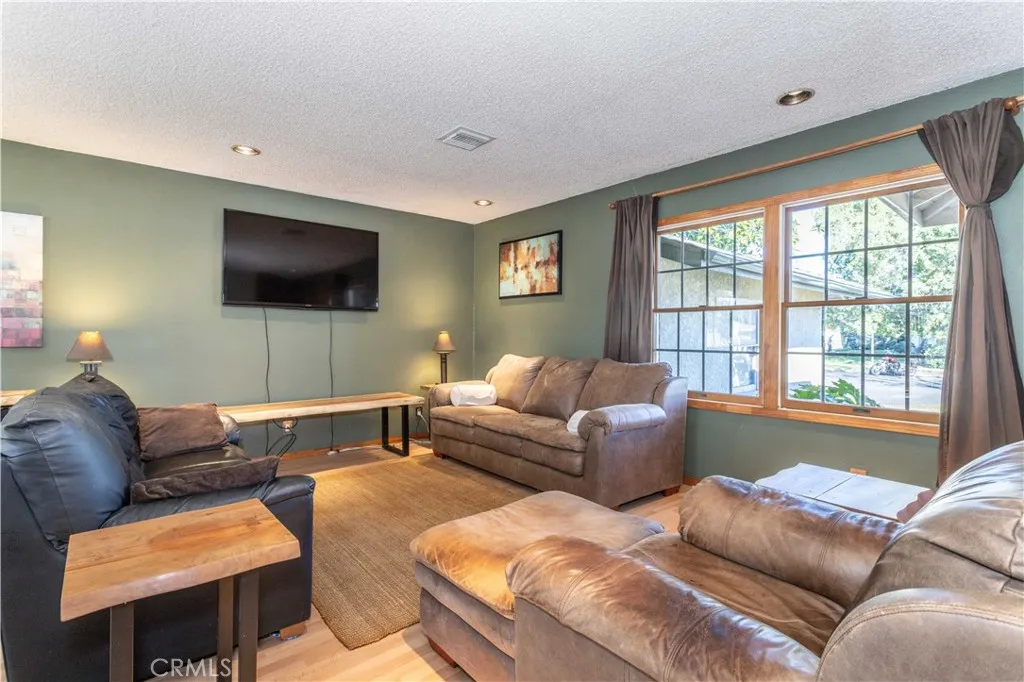 16728 Celtic, Granada Hills, California 91344 home-pic-8