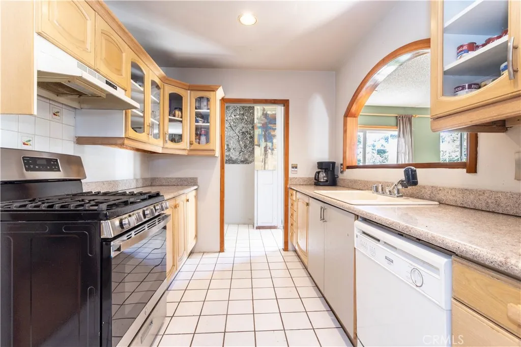 16728 Celtic, Granada Hills, California 91344 home-pic-15
