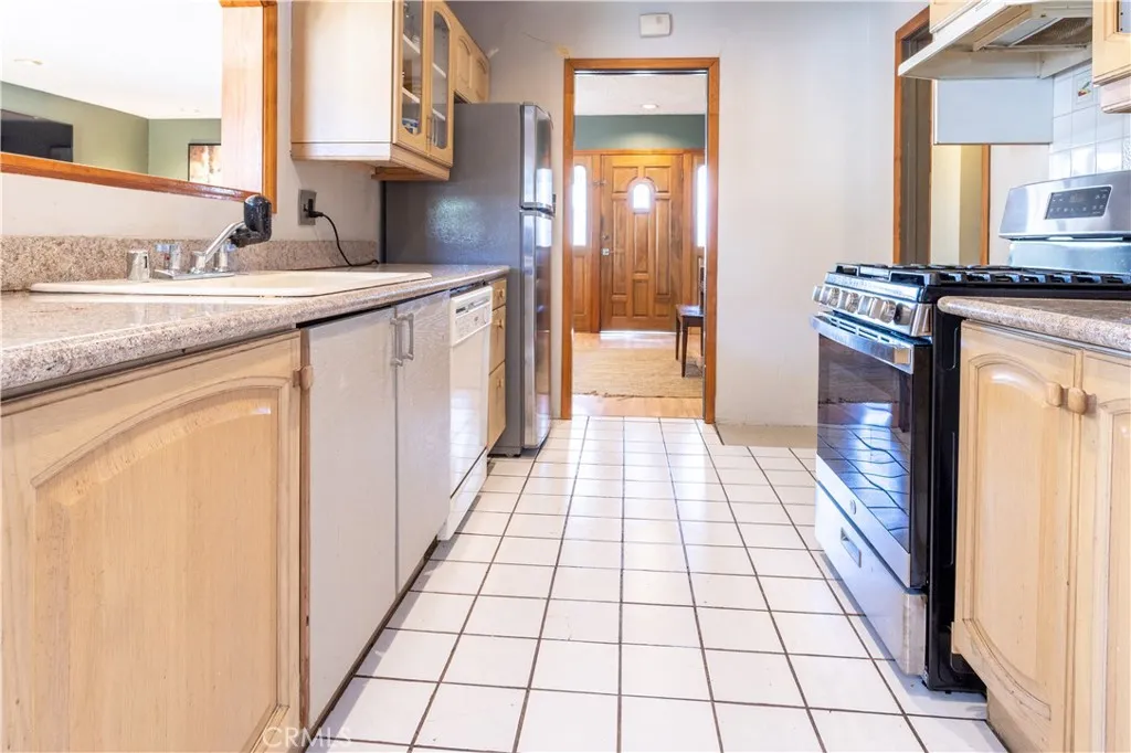 16728 Celtic, Granada Hills, California 91344 home-pic-14