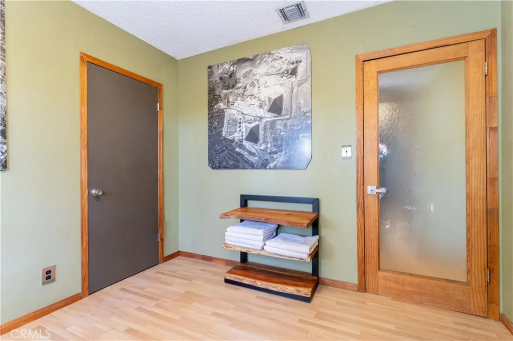 16728 Celtic, Granada Hills, California 91344 home-pic-20