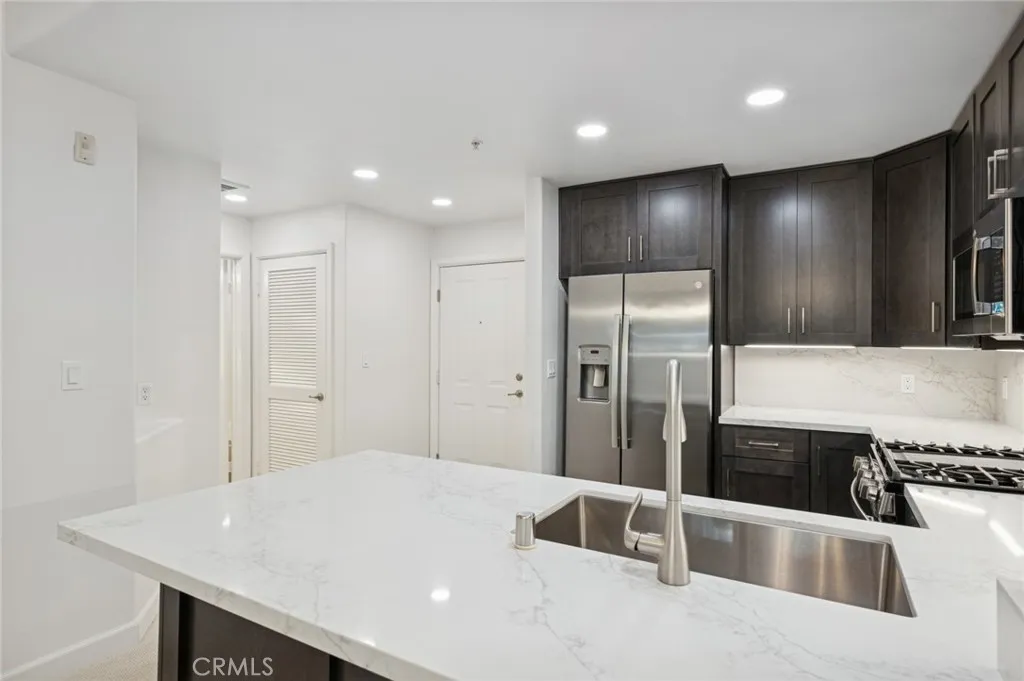 2202 Watermarke, Irvine, California 92612 home-pic-6