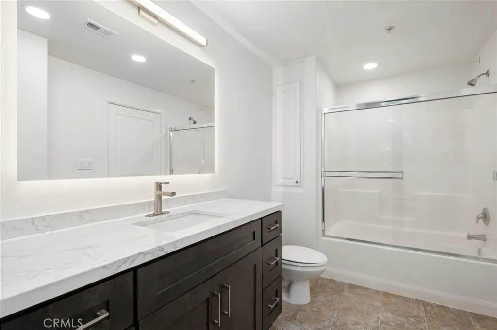 2202 Watermarke, Irvine, California 92612 home-pic-17