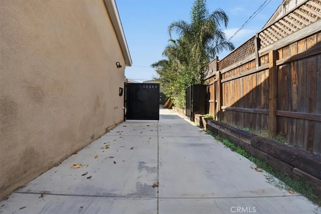 11235 Mina Avenue, Whittier, California 90605 home-pic-23