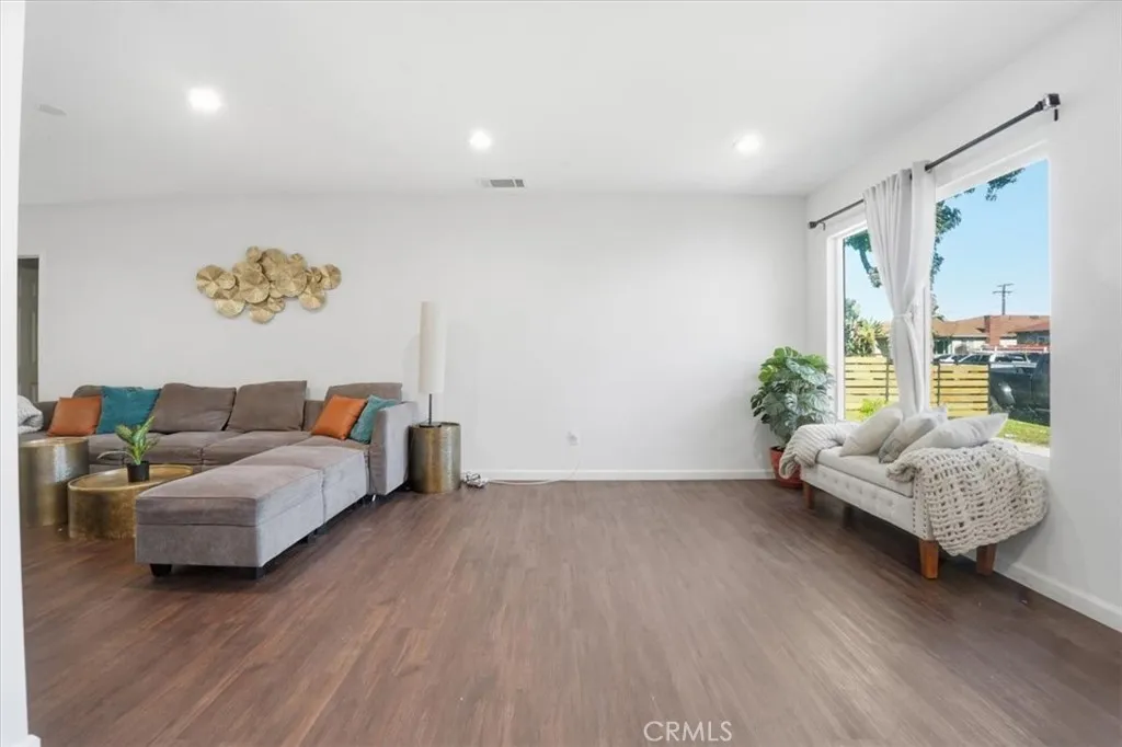 11235 Mina Avenue, Whittier, California 90605 home-pic-4