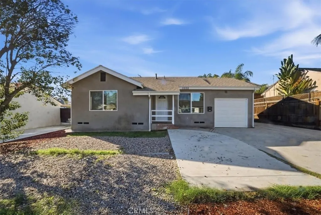 11235 Mina Avenue, Whittier, California 90605 home-pic-1