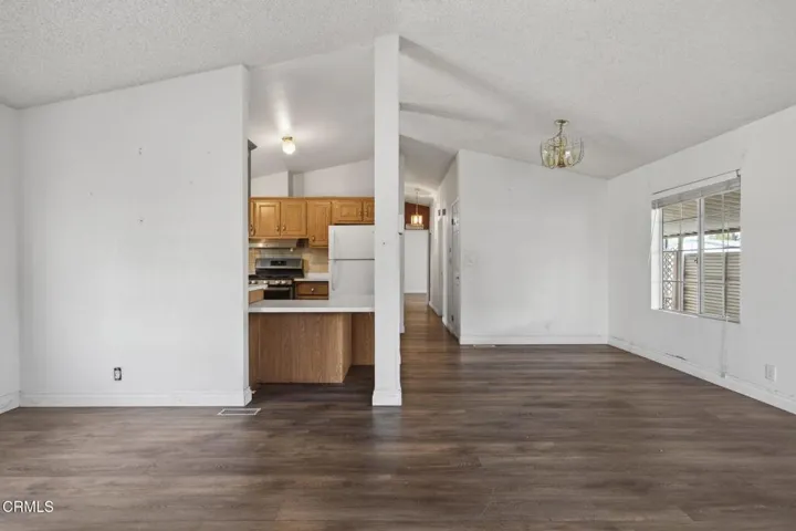 11-web-or-mls-UpmaketMedia-2177 Rob035