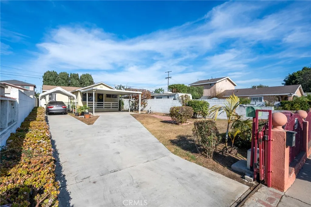 1119 E Colon, Wilmington, California 90744 home-pic-1