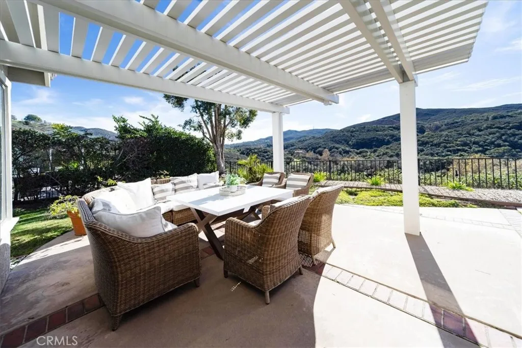 28742 Vista Valley Drive, Vista, California 92084 home-pic-40