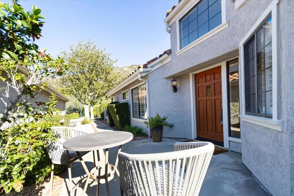 28742 Vista Valley Drive, Vista, California 92084 home-pic-8